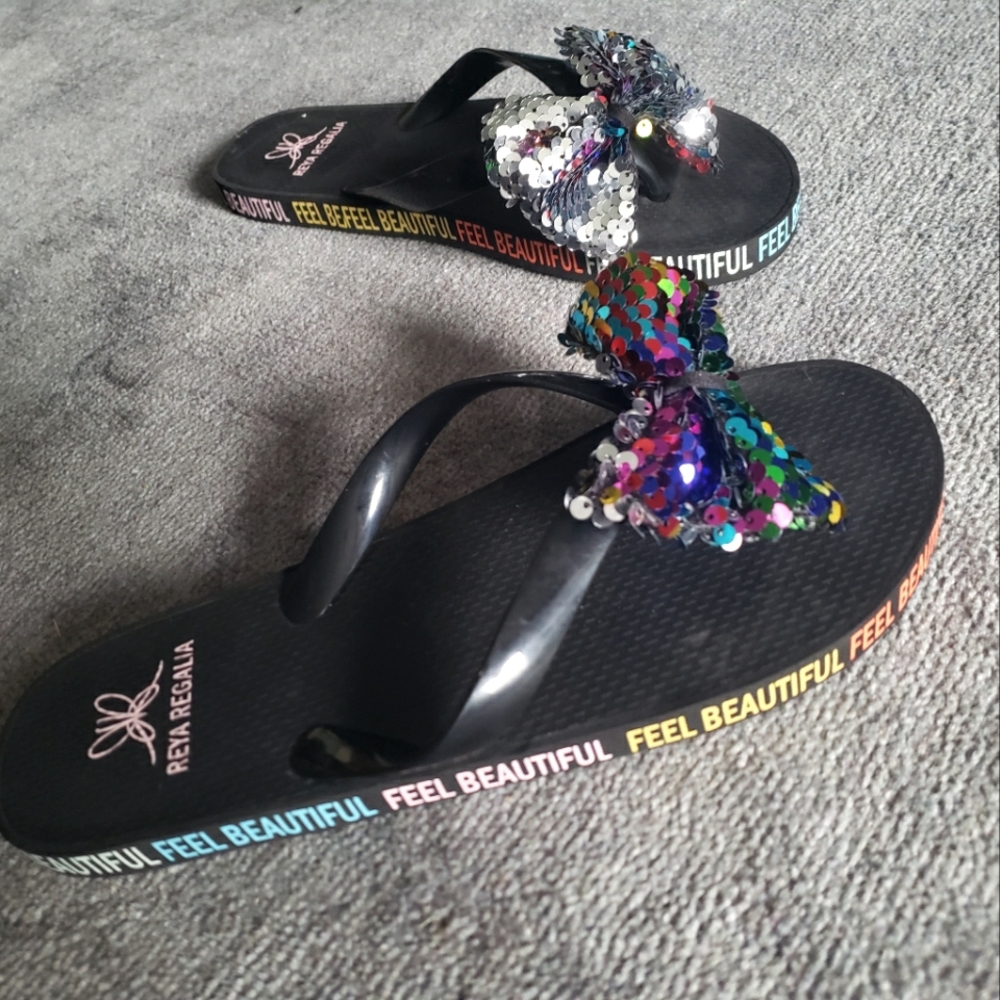 Color change sparkle flip flops